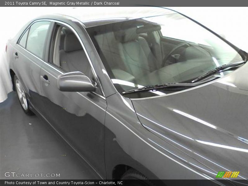 Magnetic Gray Metallic / Dark Charcoal 2011 Toyota Camry SE
