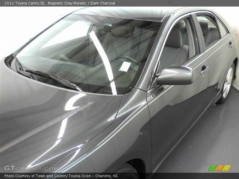 Magnetic Gray Metallic / Dark Charcoal 2011 Toyota Camry SE