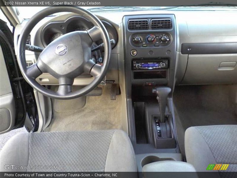 Super Black / Gray Celadon 2002 Nissan Xterra XE V6