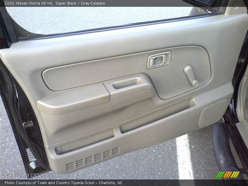 Super Black / Gray Celadon 2002 Nissan Xterra XE V6