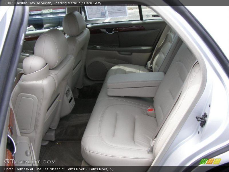 Sterling Metallic / Dark Gray 2002 Cadillac DeVille Sedan