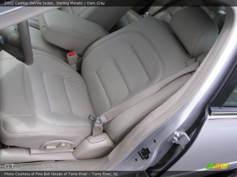 Sterling Metallic / Dark Gray 2002 Cadillac DeVille Sedan