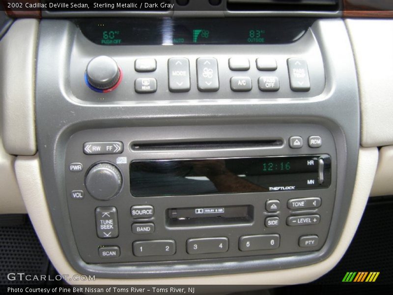 Sterling Metallic / Dark Gray 2002 Cadillac DeVille Sedan