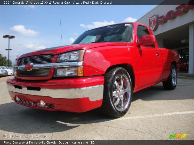 Front 3/4 View of 2004 Silverado 1500 LS Regular Cab