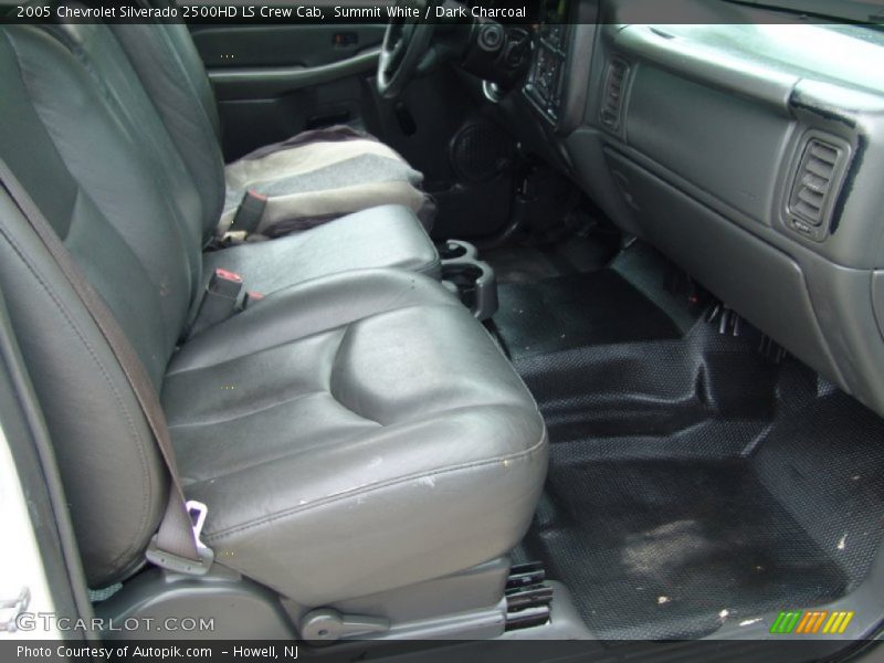 Summit White / Dark Charcoal 2005 Chevrolet Silverado 2500HD LS Crew Cab