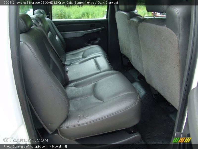 Summit White / Dark Charcoal 2005 Chevrolet Silverado 2500HD LS Crew Cab