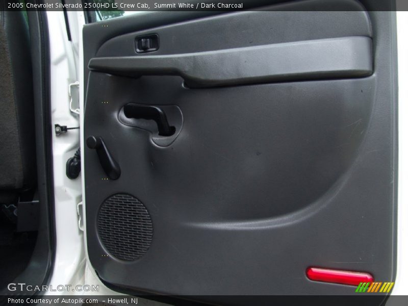 Summit White / Dark Charcoal 2005 Chevrolet Silverado 2500HD LS Crew Cab
