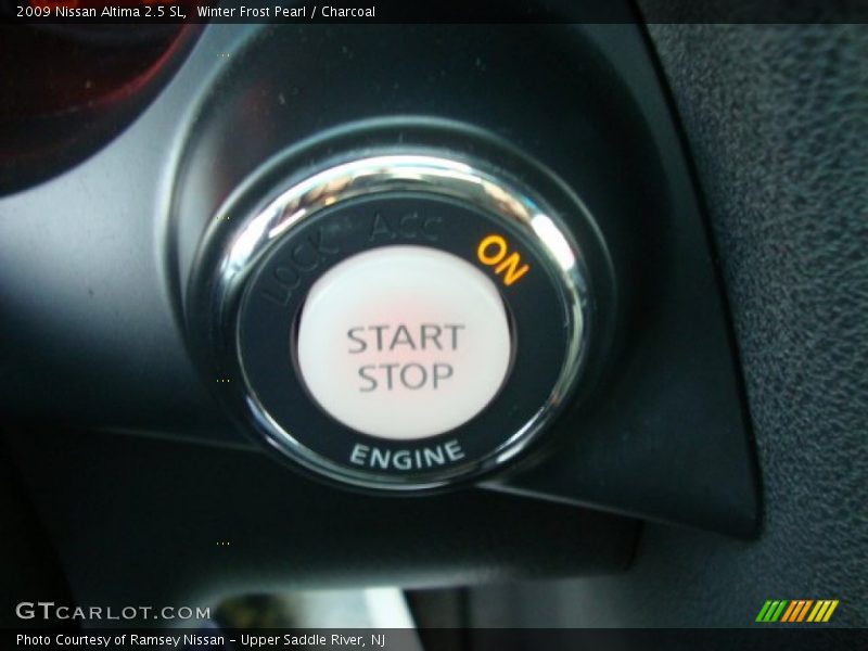 Winter Frost Pearl / Charcoal 2009 Nissan Altima 2.5 SL