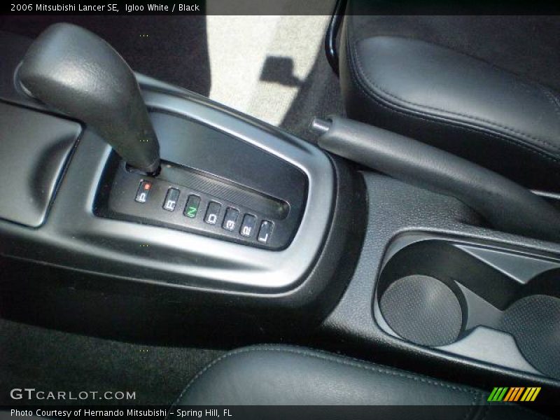 Igloo White / Black 2006 Mitsubishi Lancer SE