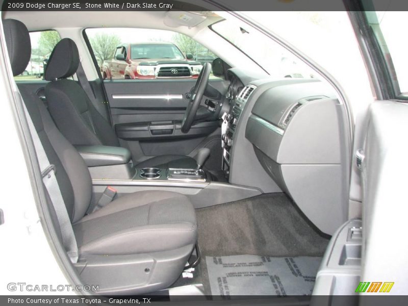 Stone White / Dark Slate Gray 2009 Dodge Charger SE