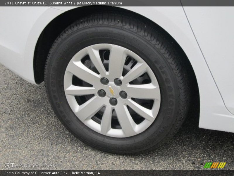 Summit White / Jet Black/Medium Titanium 2011 Chevrolet Cruze LS