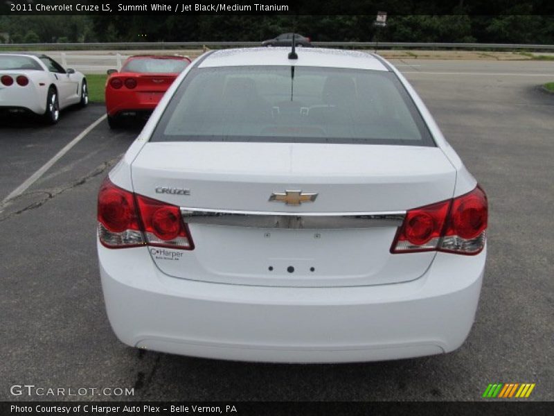 Summit White / Jet Black/Medium Titanium 2011 Chevrolet Cruze LS