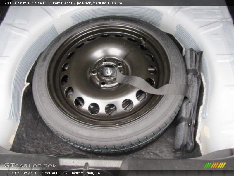 Summit White / Jet Black/Medium Titanium 2011 Chevrolet Cruze LS