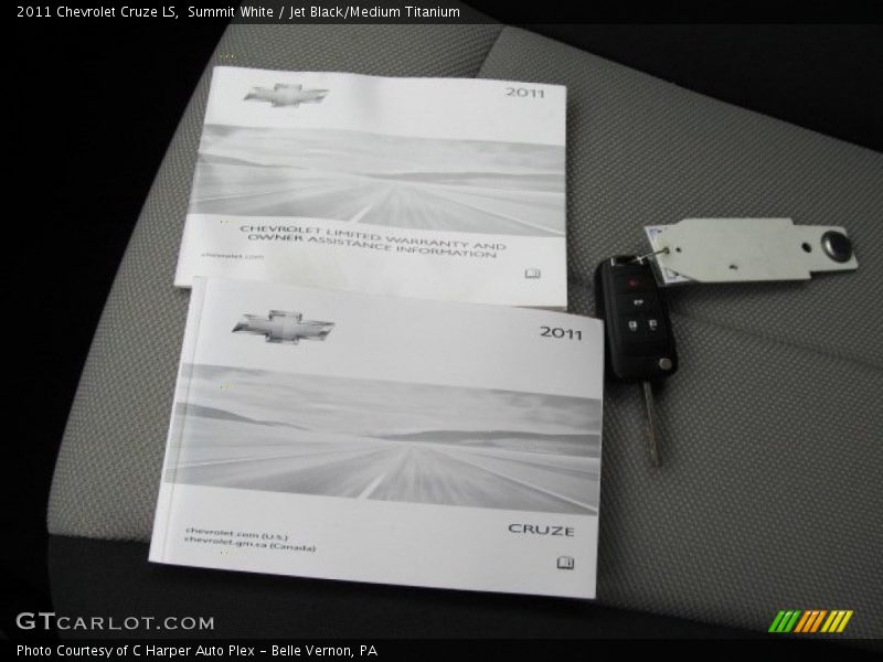 Summit White / Jet Black/Medium Titanium 2011 Chevrolet Cruze LS