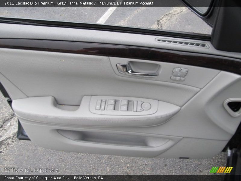 Gray Flannel Metallic / Titanium/Dark Titanium Accents 2011 Cadillac DTS Premium