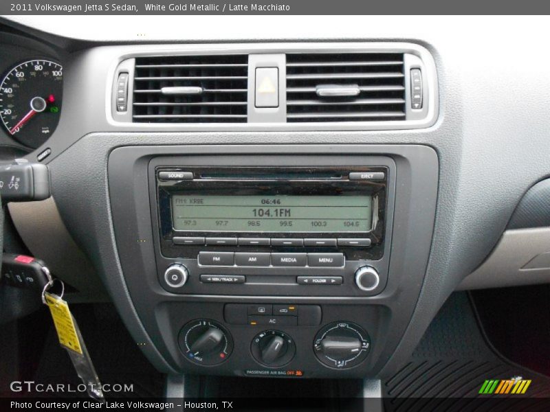 White Gold Metallic / Latte Macchiato 2011 Volkswagen Jetta S Sedan