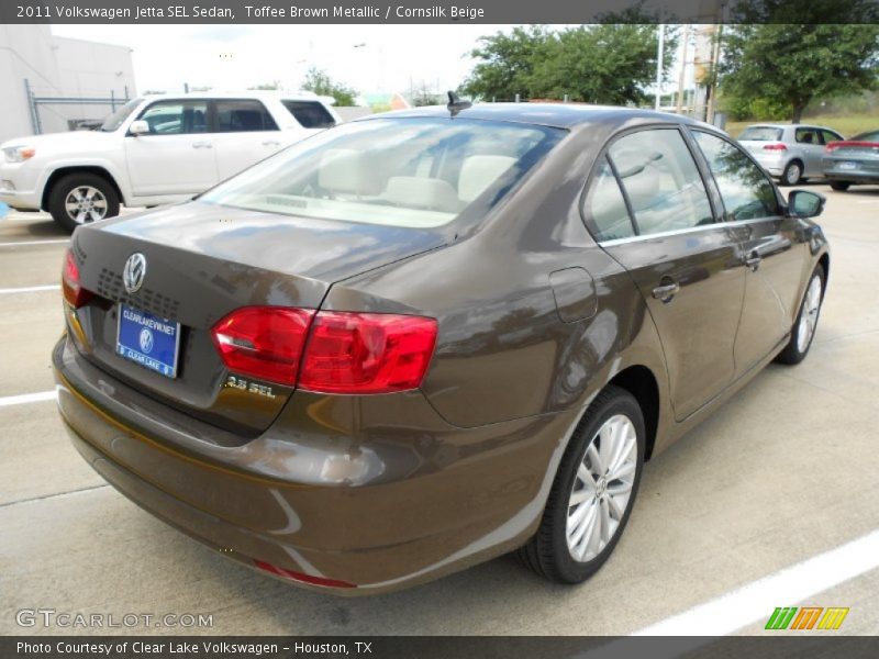 Toffee Brown Metallic / Cornsilk Beige 2011 Volkswagen Jetta SEL Sedan