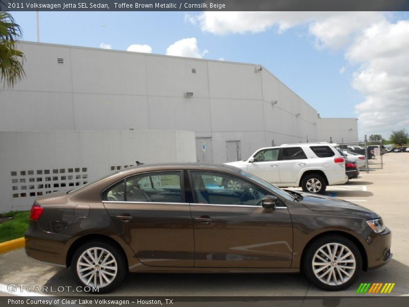 Toffee Brown Metallic / Cornsilk Beige 2011 Volkswagen Jetta SEL Sedan