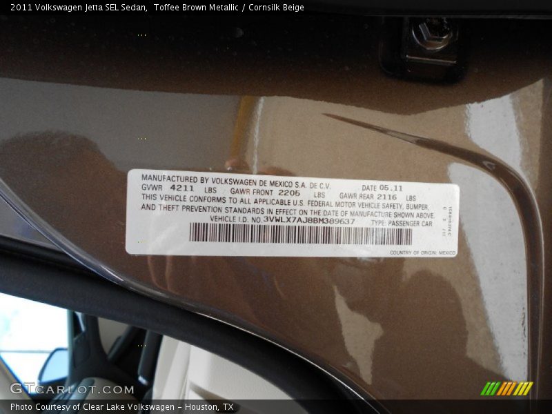 Toffee Brown Metallic / Cornsilk Beige 2011 Volkswagen Jetta SEL Sedan