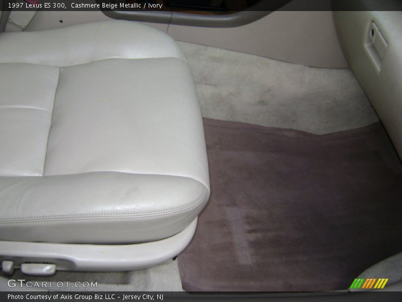 Cashmere Beige Metallic / Ivory 1997 Lexus ES 300