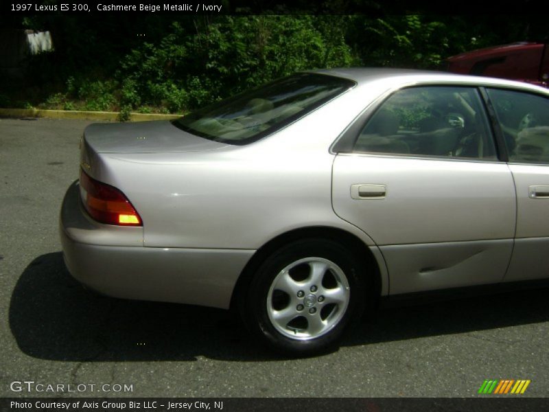 Cashmere Beige Metallic / Ivory 1997 Lexus ES 300