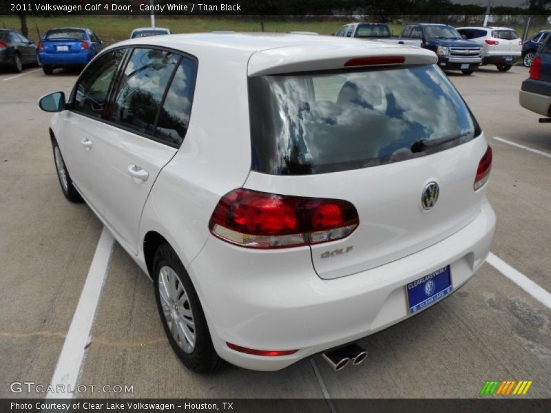 Candy White / Titan Black 2011 Volkswagen Golf 4 Door