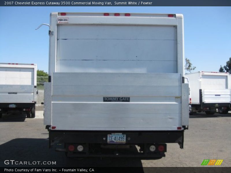 Summit White / Pewter 2007 Chevrolet Express Cutaway 3500 Commercial Moving Van