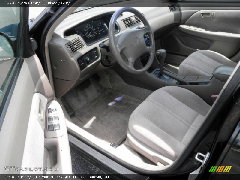 Black / Gray 1999 Toyota Camry LE