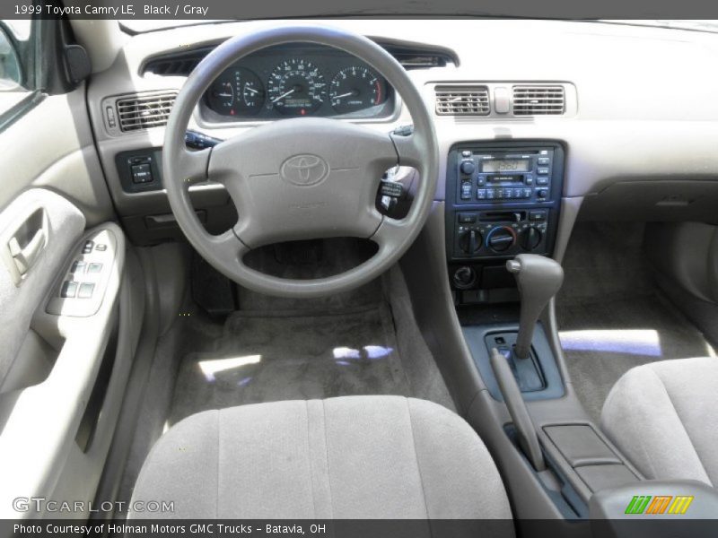 Black / Gray 1999 Toyota Camry LE