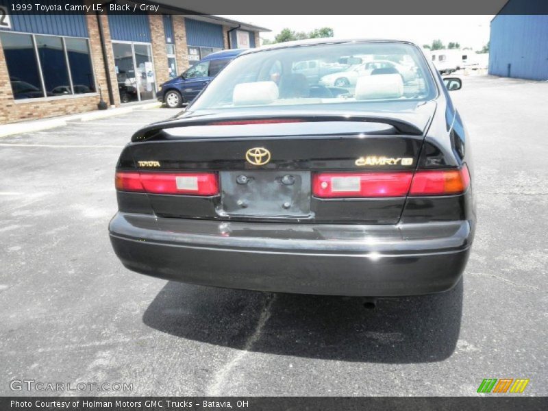 Black / Gray 1999 Toyota Camry LE