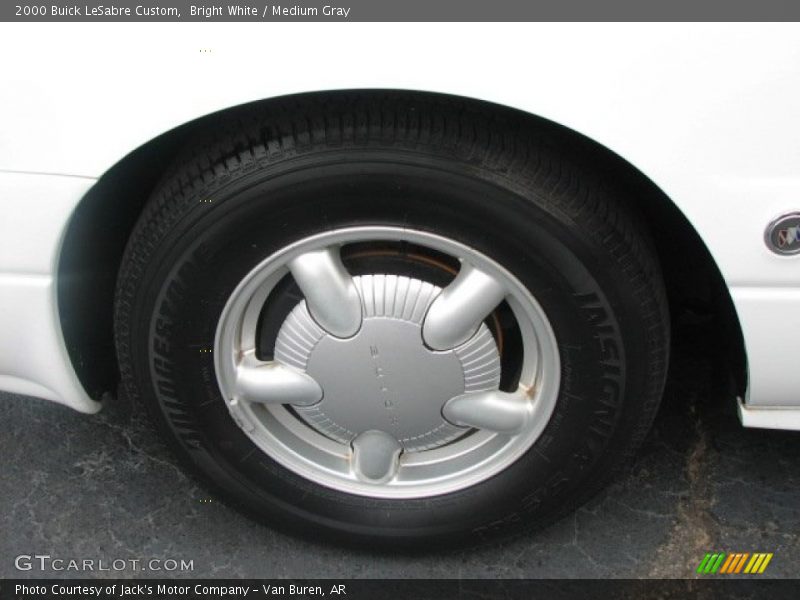 Bright White / Medium Gray 2000 Buick LeSabre Custom