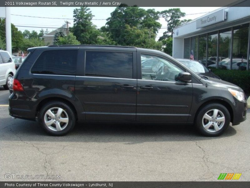 Twilight Gray Metallic / Aero Gray 2011 Volkswagen Routan SE
