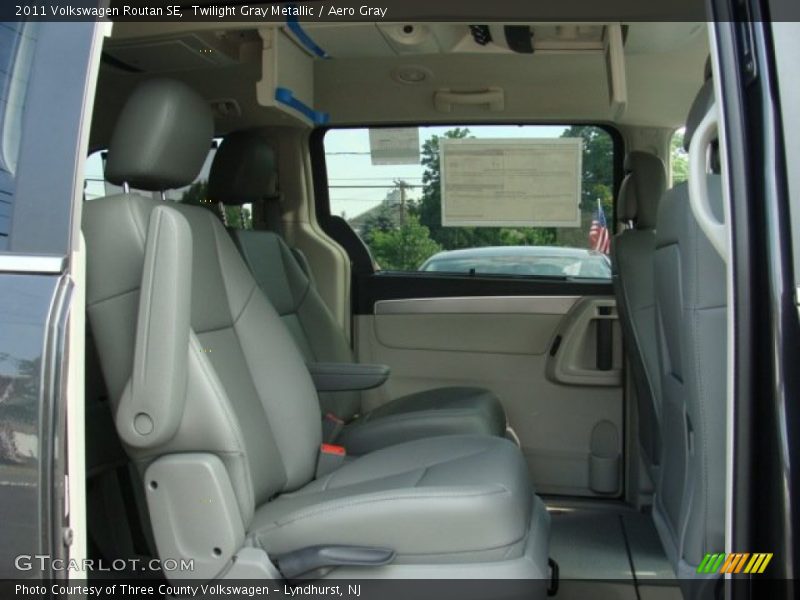 Twilight Gray Metallic / Aero Gray 2011 Volkswagen Routan SE