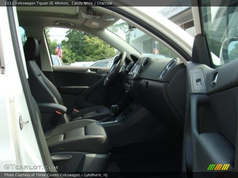 Candy White / Charcoal 2011 Volkswagen Tiguan SE 4Motion