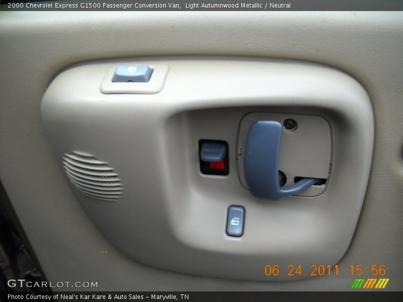 Controls of 2000 Express G1500 Passenger Conversion Van