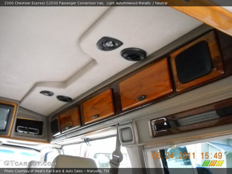 Light Autumnwood Metallic / Neutral 2000 Chevrolet Express G1500 Passenger Conversion Van