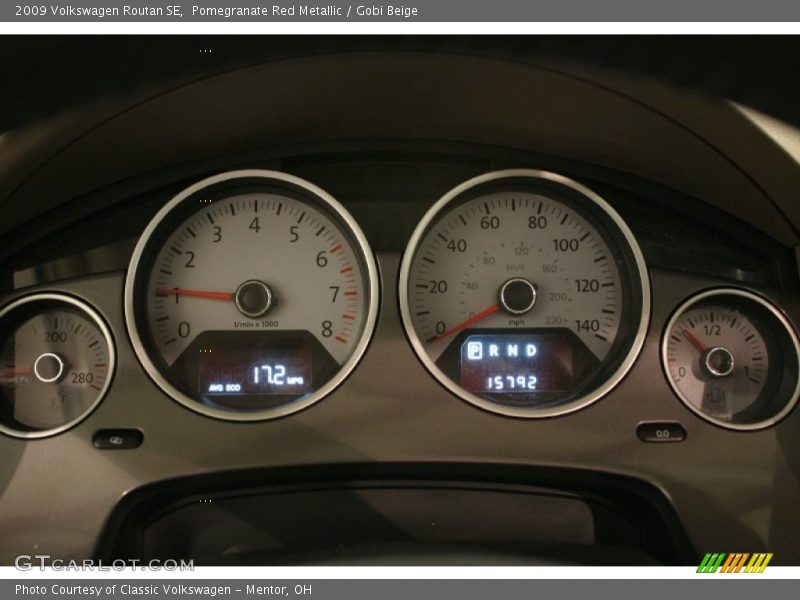 Pomegranate Red Metallic / Gobi Beige 2009 Volkswagen Routan SE