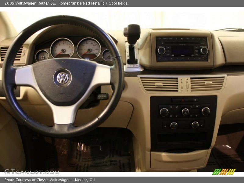 Pomegranate Red Metallic / Gobi Beige 2009 Volkswagen Routan SE