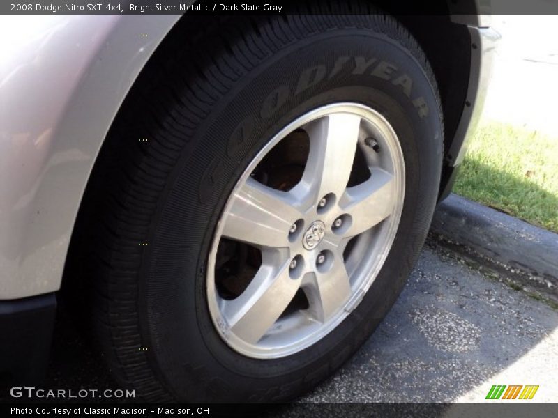 Bright Silver Metallic / Dark Slate Gray 2008 Dodge Nitro SXT 4x4