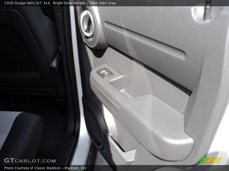 Bright Silver Metallic / Dark Slate Gray 2008 Dodge Nitro SXT 4x4