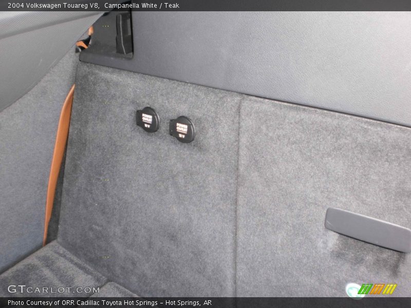 Campanella White / Teak 2004 Volkswagen Touareg V8