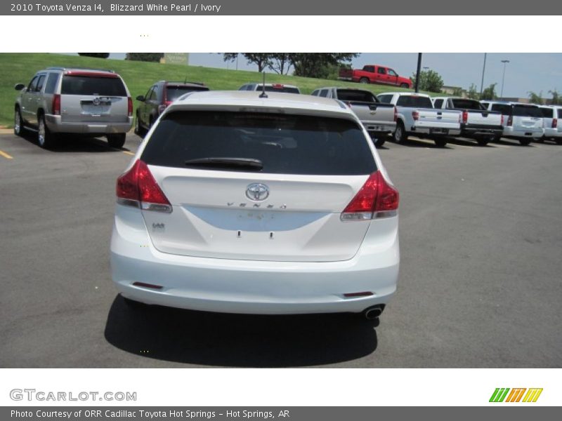 Blizzard White Pearl / Ivory 2010 Toyota Venza I4