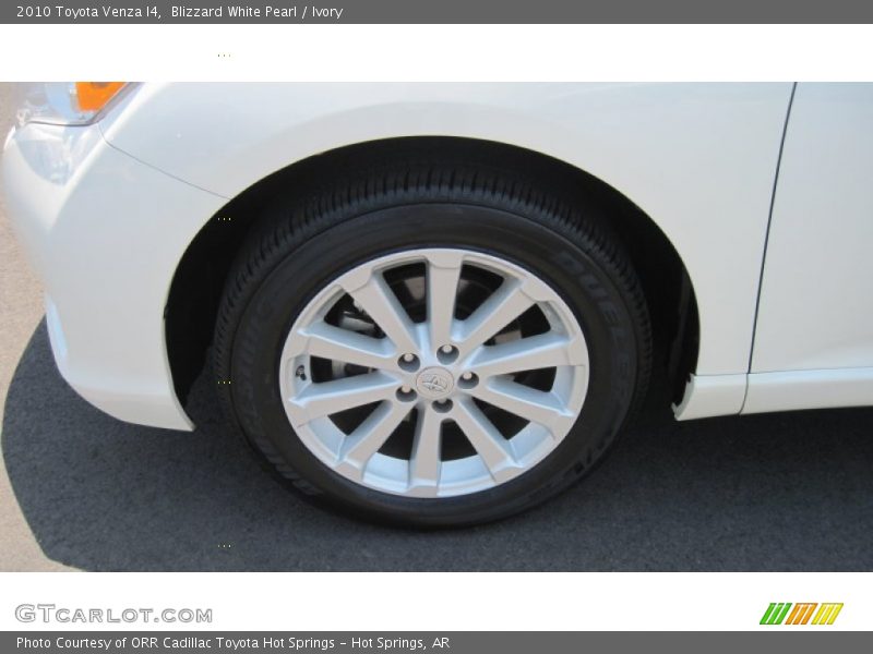 Blizzard White Pearl / Ivory 2010 Toyota Venza I4