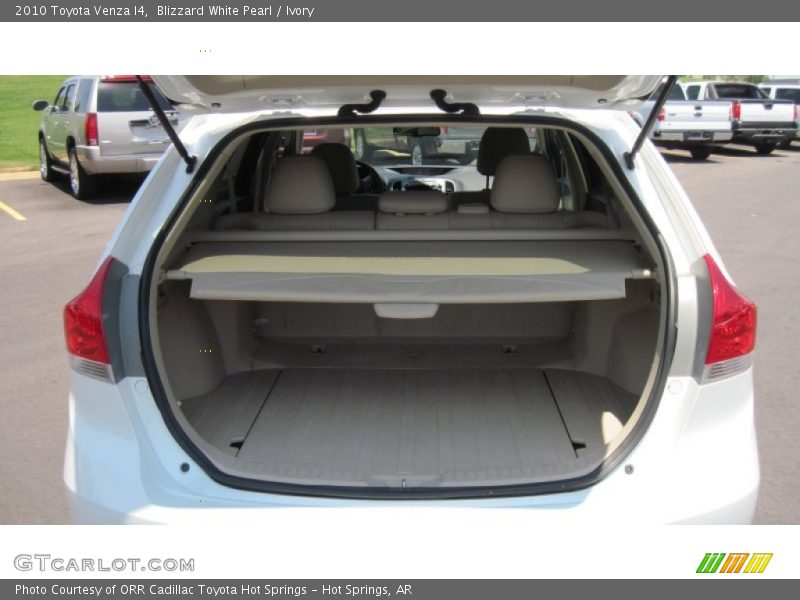 Blizzard White Pearl / Ivory 2010 Toyota Venza I4