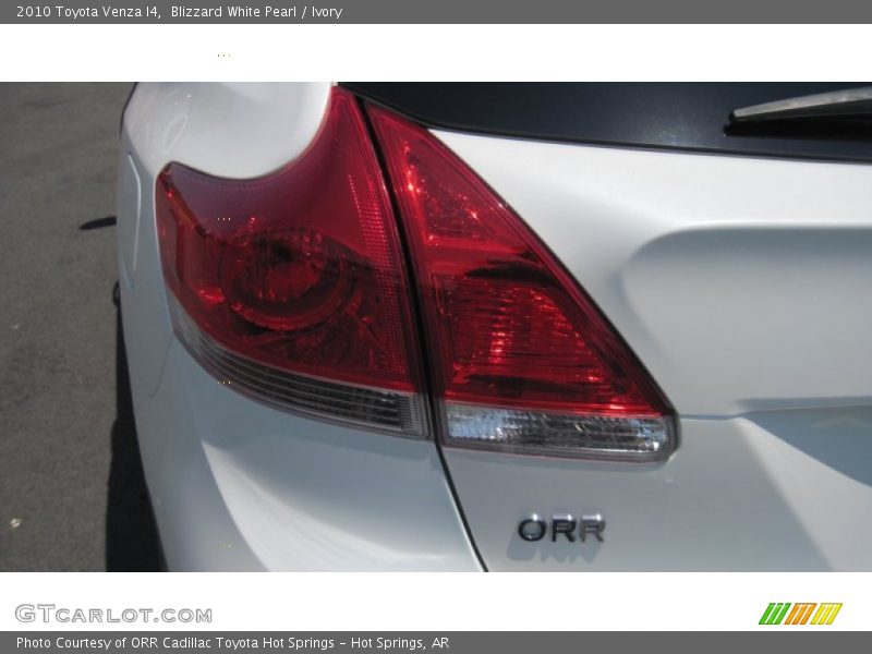 Blizzard White Pearl / Ivory 2010 Toyota Venza I4