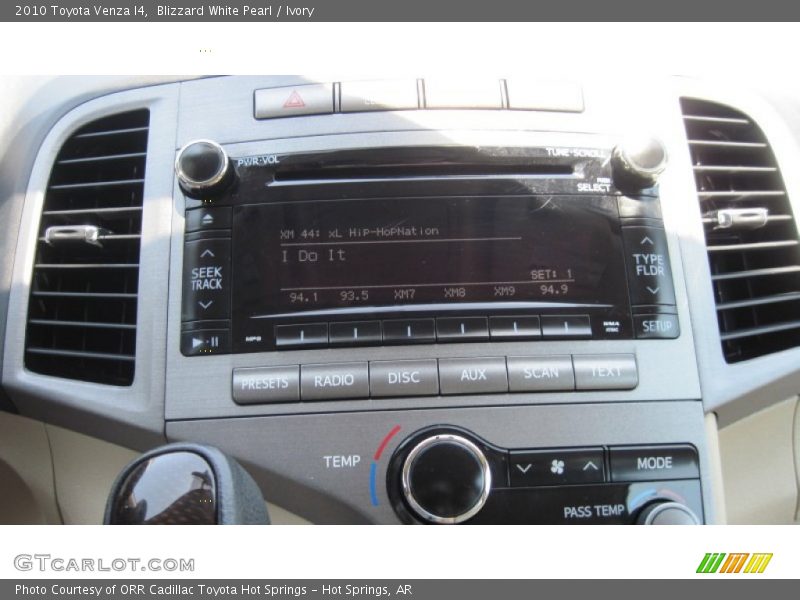 Blizzard White Pearl / Ivory 2010 Toyota Venza I4
