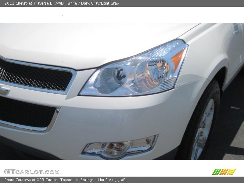 White / Dark Gray/Light Gray 2011 Chevrolet Traverse LT AWD