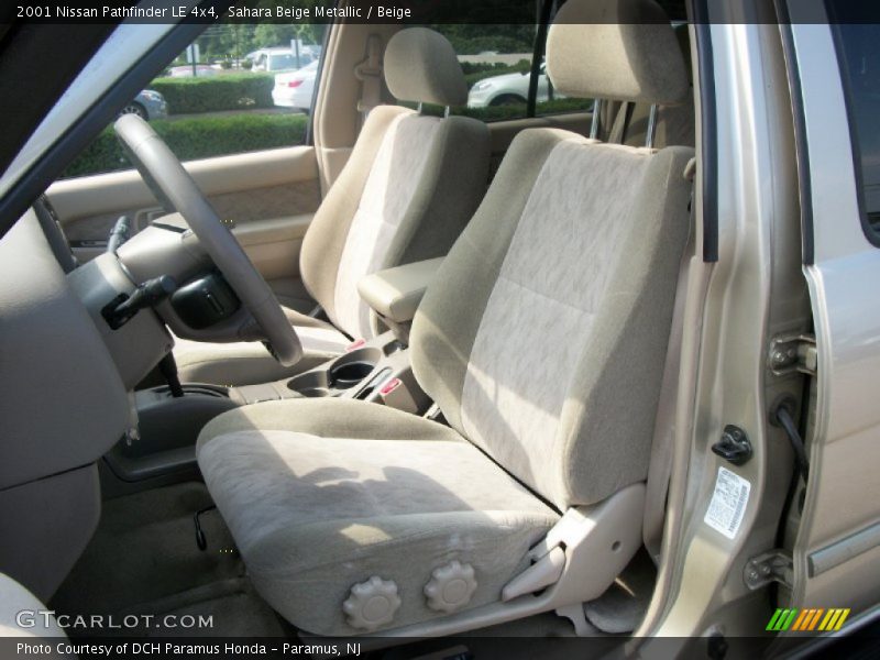 Sahara Beige Metallic / Beige 2001 Nissan Pathfinder LE 4x4