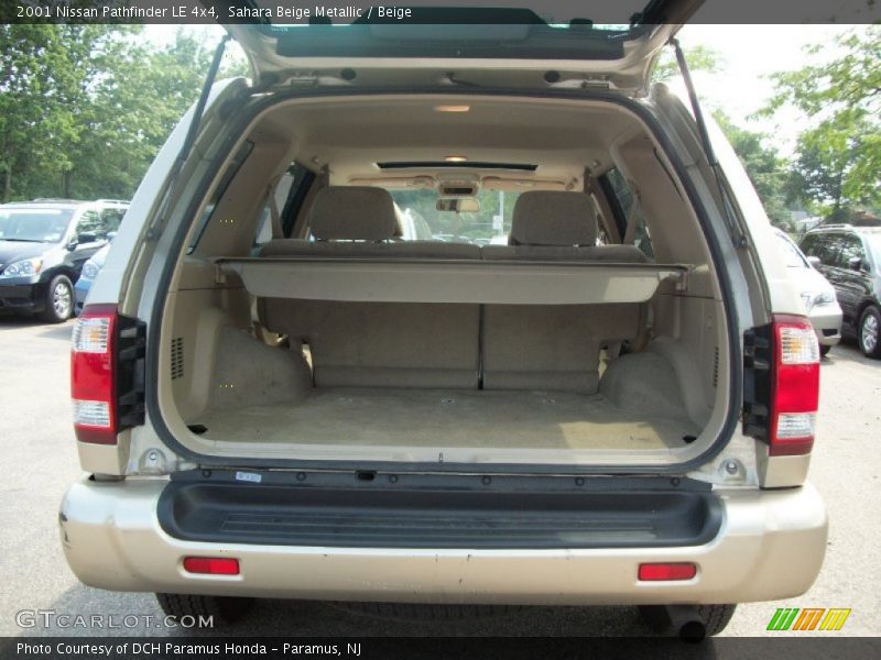 Sahara Beige Metallic / Beige 2001 Nissan Pathfinder LE 4x4