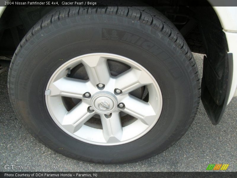 Glacier Pearl / Beige 2004 Nissan Pathfinder SE 4x4